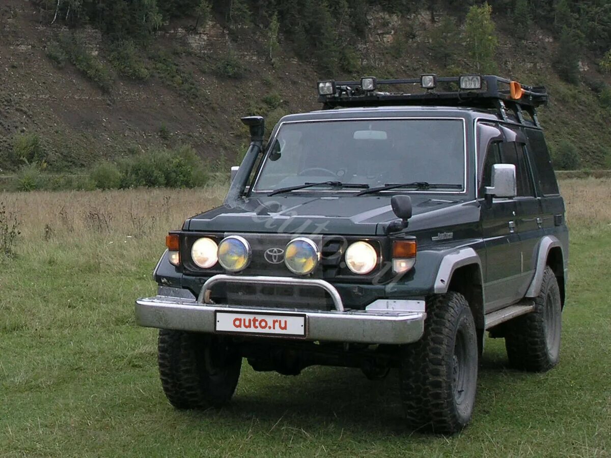 Тойота крузер 76 купить. Toyota Land Cruiser 76. Внедорожники Toyota Land Cruiser 76. TLC 76. Ленд Крузер 76 экспедиционный.