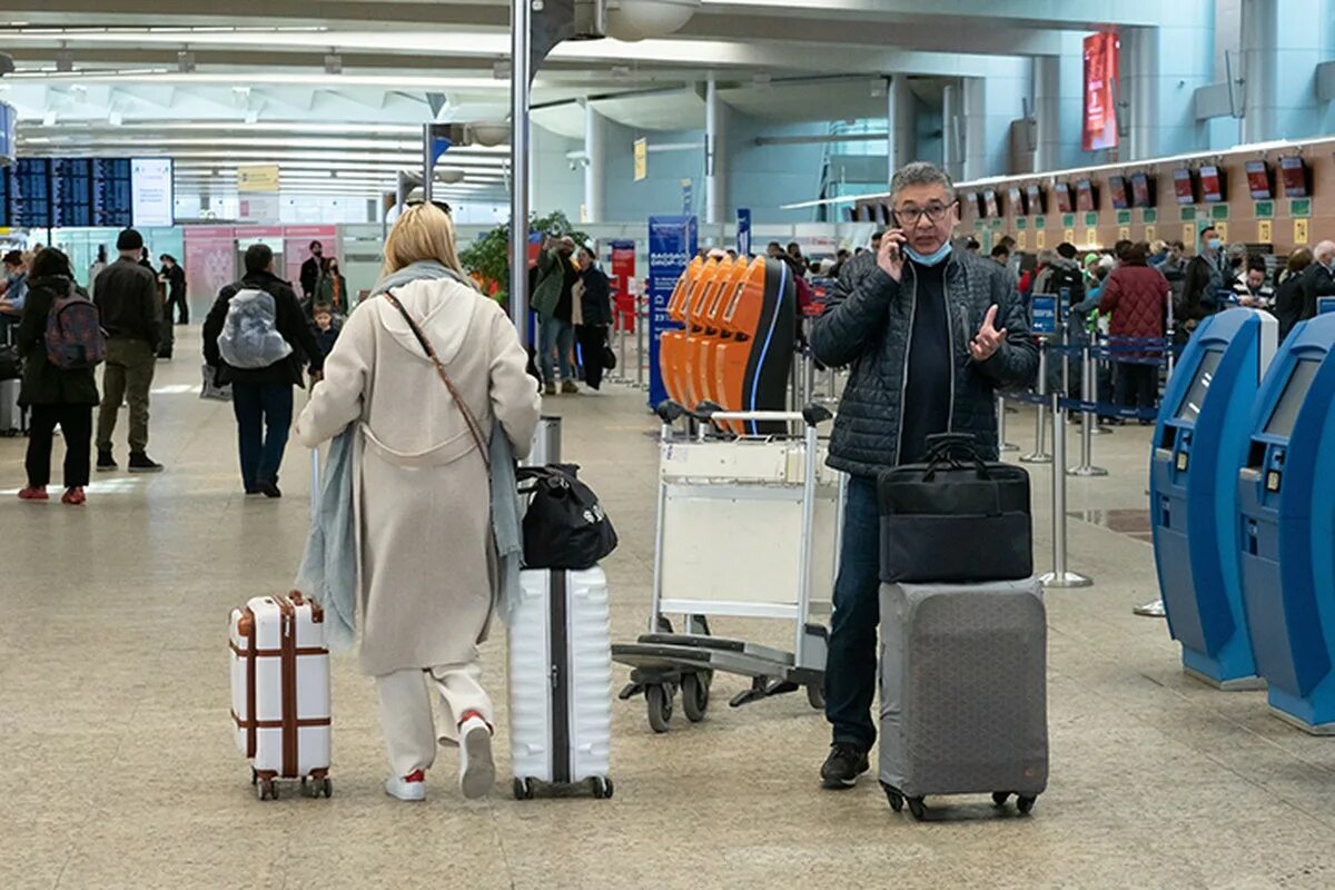 Что творится в аэропортах москвы сегодня. Московский аэропорт. Рейсы отменены. Задержка рейсов. Фото 2019 года в аэропорту Москвы.