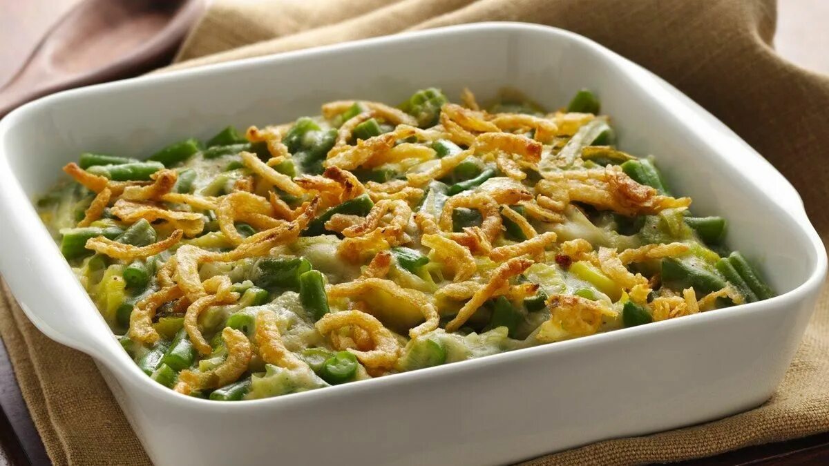 Фасоль и капустой и курицей. Green Bean Casserole. Грибная Кассероль.. Запеканка из зеленой фасоли. Запеканка из стручковой фасоли.