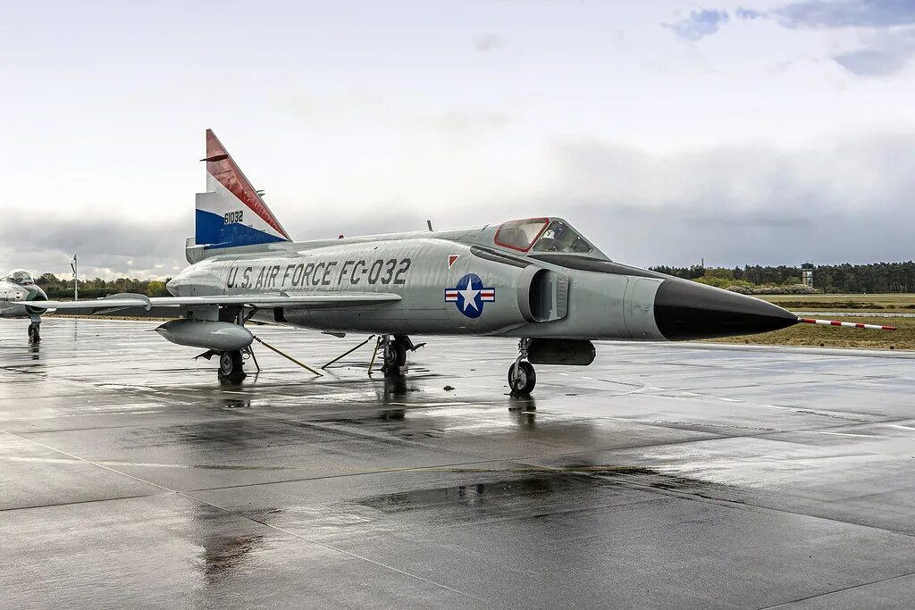 Convair f-102 delta dagger. Convair f-102 delta dagger. F 102. F 102. ф-102 дельта даггер.