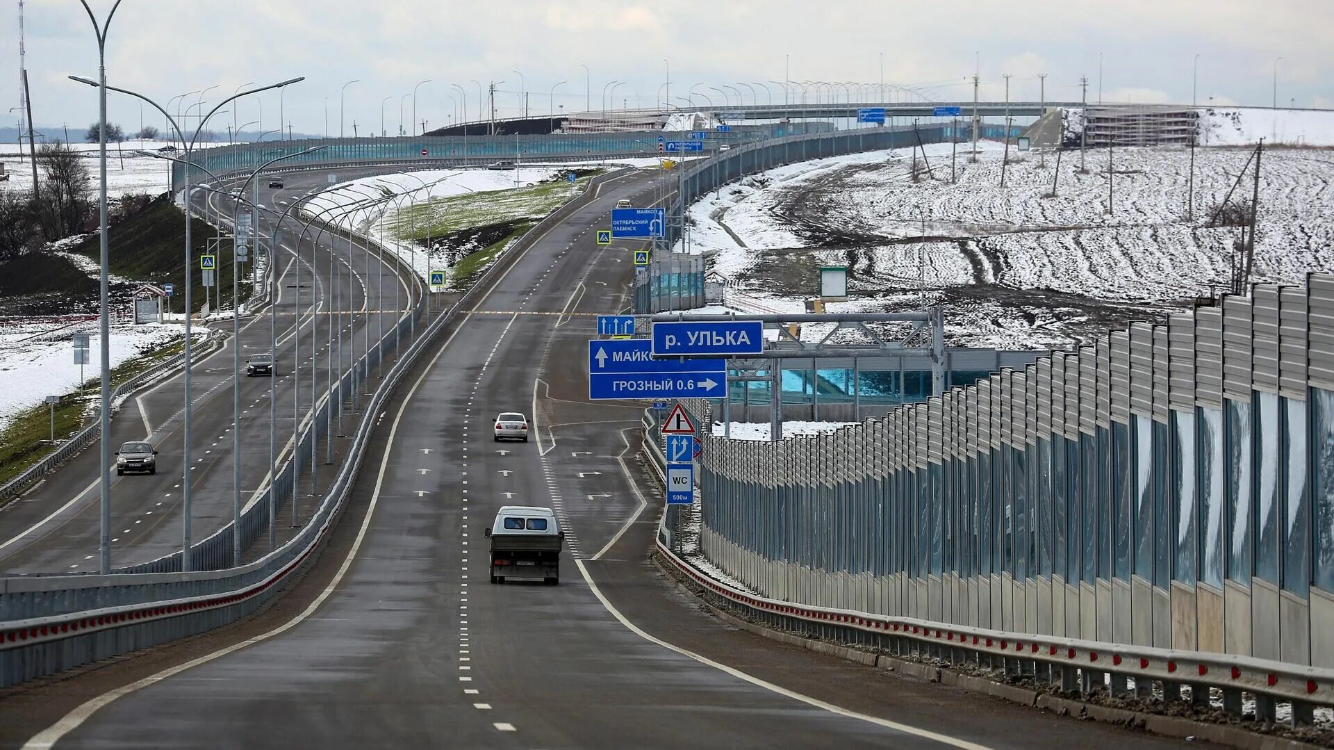 Дорог россии 2022. Развязка Энем Новобжегокай транспортная. Трасса в городе. Трасса Кавказ. Строительства новой автодороги, автомобильной развязки в Адыгее.