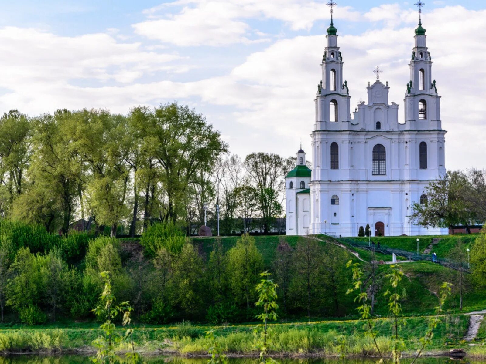 Полоцк город достопримечательности. Полоцк площадь. Полоцкий софийский собор. Полоцк польша. Полоцк белоруссия достопримечательности.