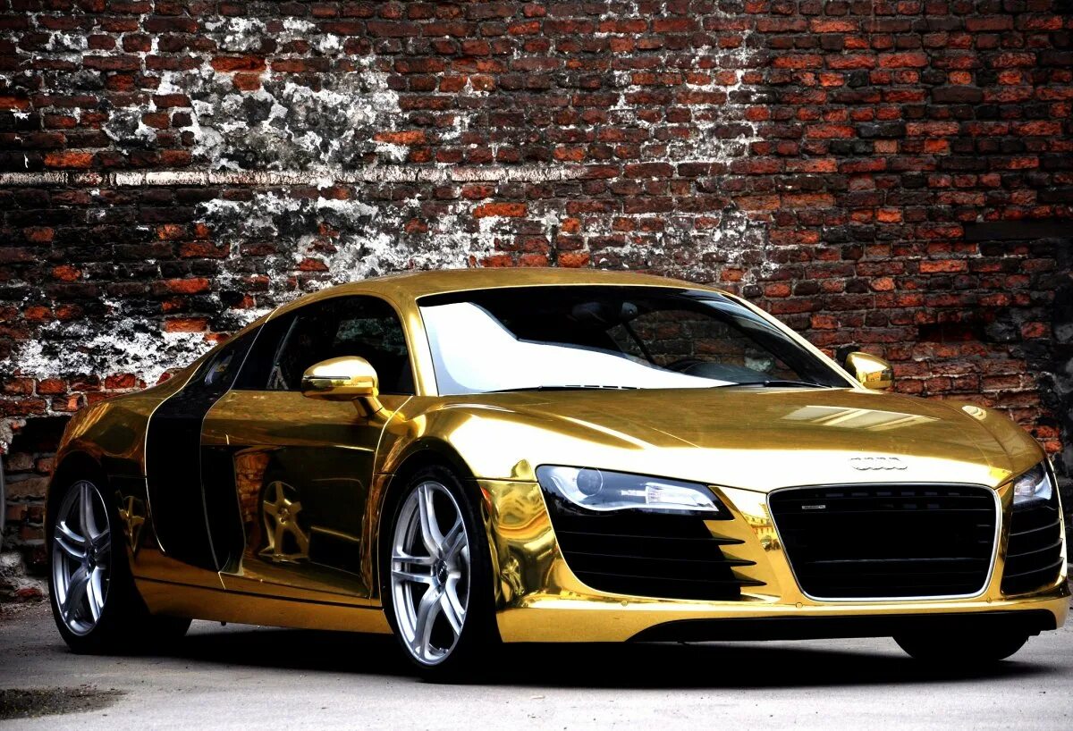 Gold car. Ауди р8 Золотая. Audi r8 Gold. Ауди r8 черно Золотая. Золотая Ауди а8.