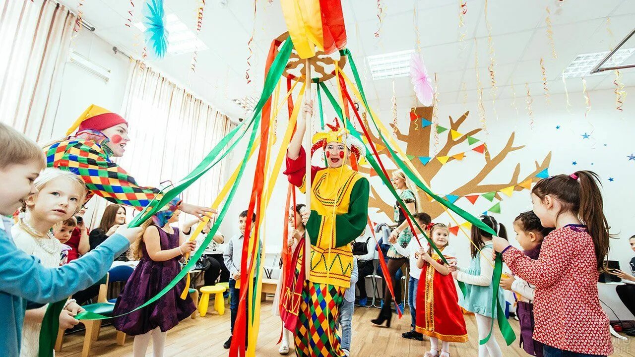 Декор на масленицу. Атрибуты масленицы. Украшения на масленицу. Украшение площадки на масленицу. Идеи на масленицу.