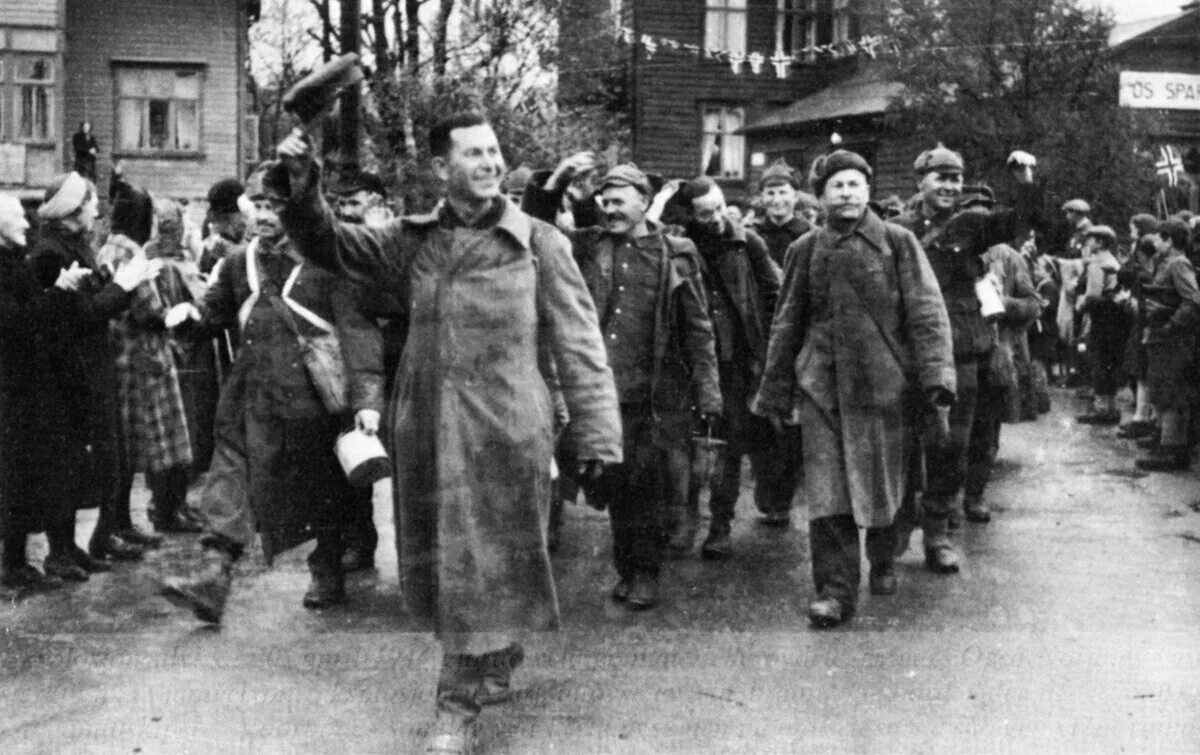 Советские военнопленные 1945. Возвращение пленных немцев в Германию. Возвращение пленных немцев в Германию 1955.