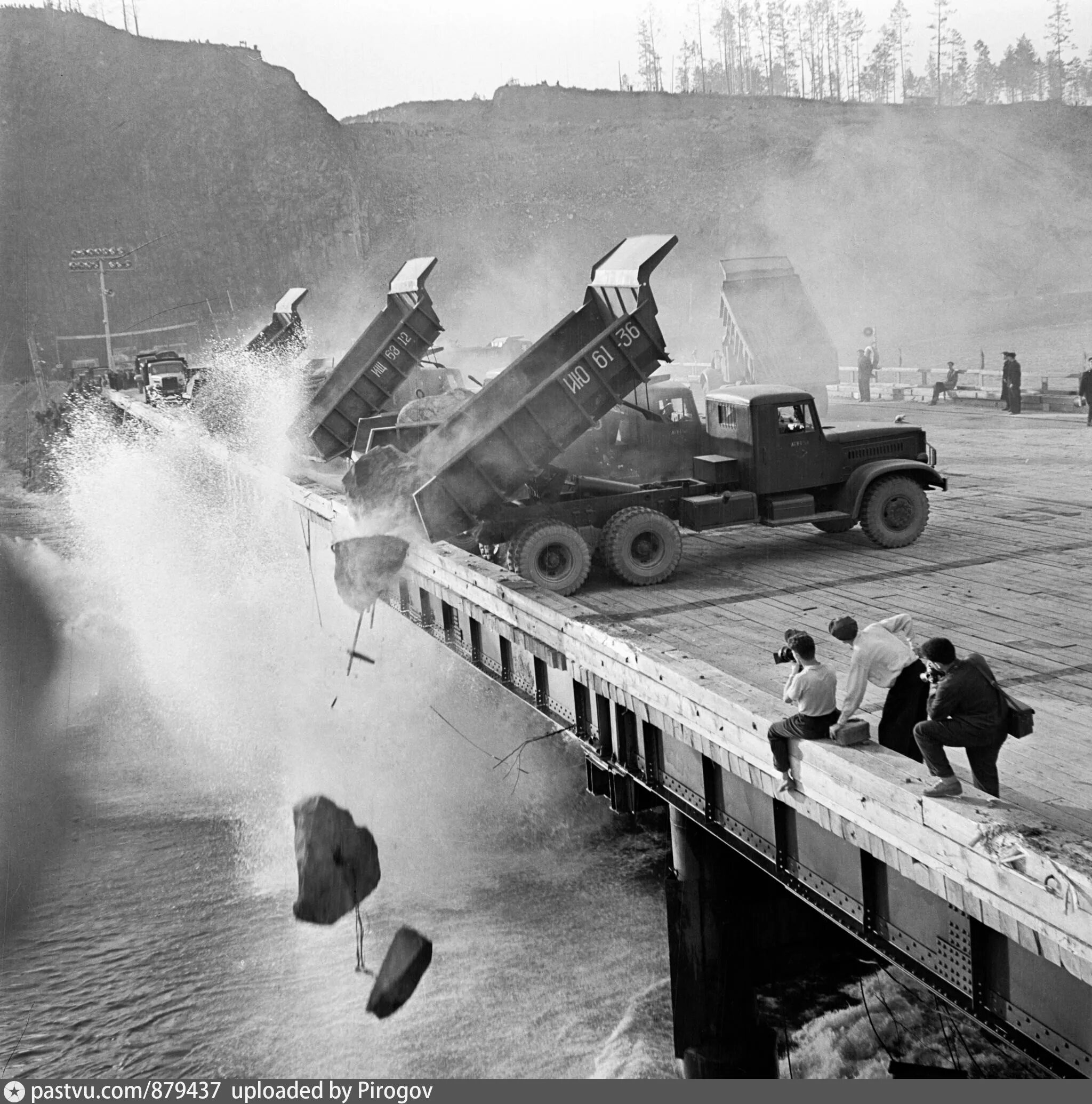 Строительство братской гэс. Братская гэс ссср. Братская гэс в братске. Братская гэс ссср. Строительство братской гэс.