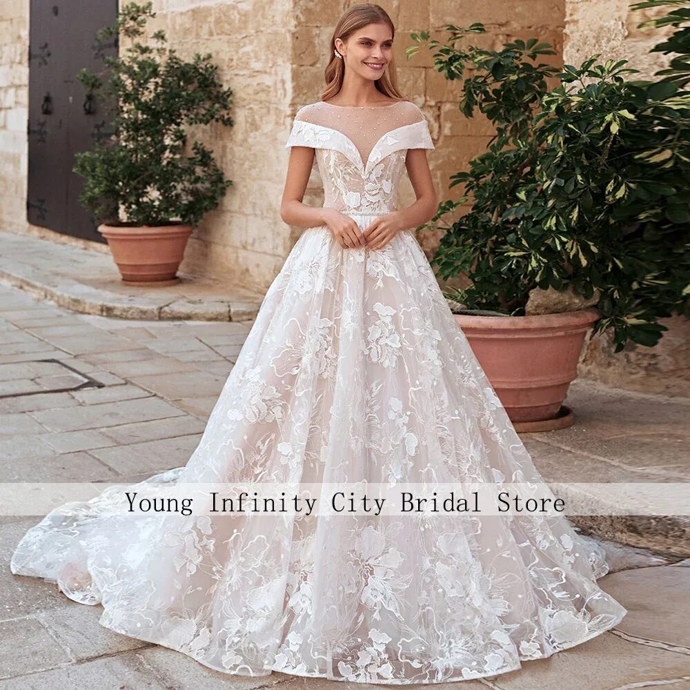 Распродажа свадебных платьев москва. Нежное свадебное платье. Lily wedding свадебный салон. Распродажа свадебных платьев москва. Свадебные платья из салонов.