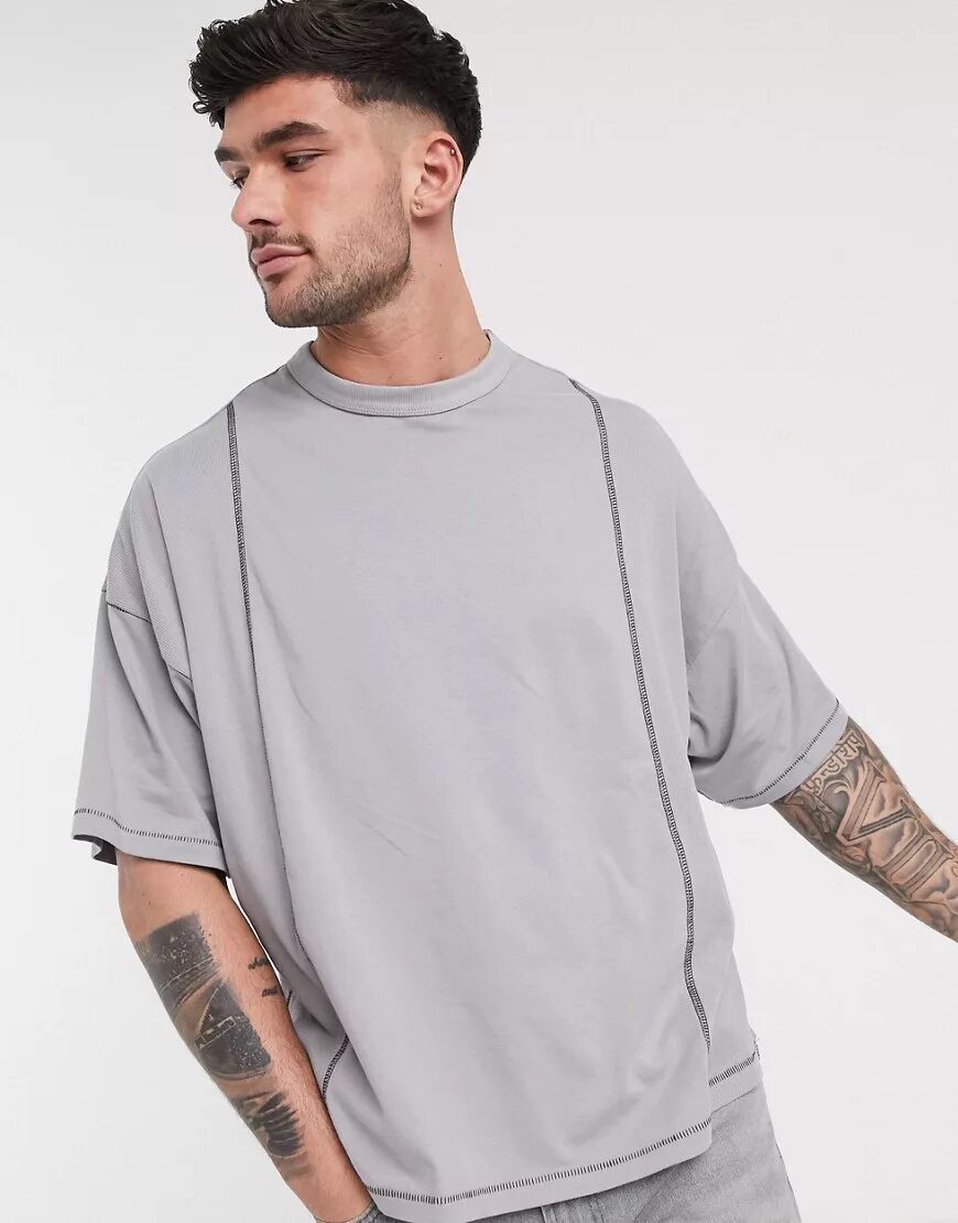 Как называется футболка оверсайз. Asos oversize футболка. oversized-футболка asos design. футболка мужская асос. майка оверсайз мужская.