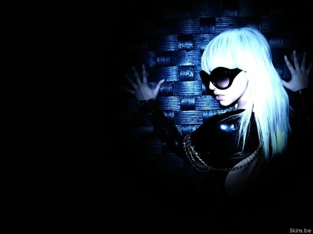 Lady gaga metal. The Fame леди Гага. Lady Gaga Poker face обложка. Lady Gaga постеры. Lady Gaga Poker face Remix.