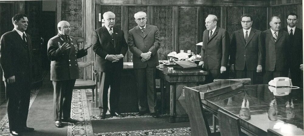 Андропова трудовая. Андропов трудовая дисциплина. Андропова трудовая. Облавы на людей при андропове. Андропова трудовая.