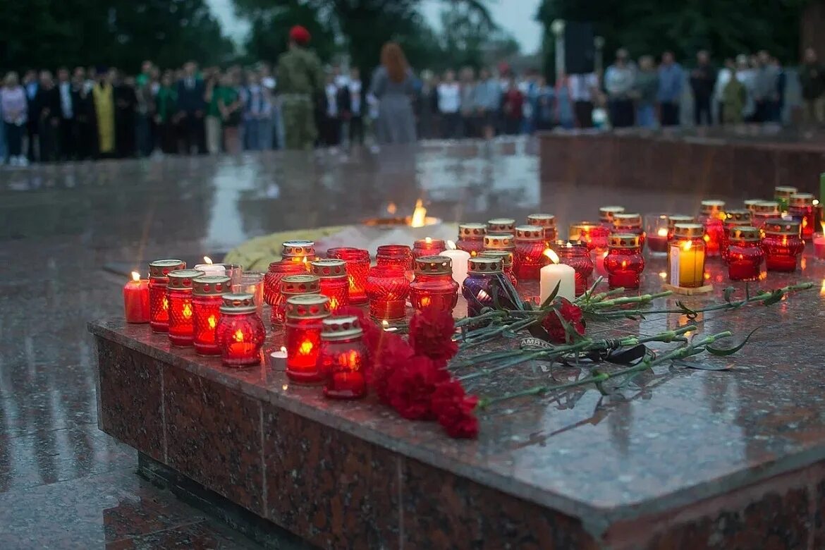 22 июня свечи памяти. Свеча памяти. Акция свеча памяти. Свеча памяти 22 июня. Шествие свеча памяти.