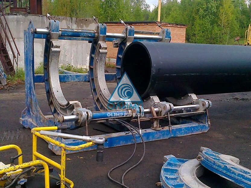 Стыковая сварка пнд трубы диаметром 1200 мм. Пайка пнд труб 100 мм. Электромуфтовая сварка пнд труб 32 мм. Сварка полиэтиленовой трубы 110 диаметр. Сварка пнд труб 1200мм.