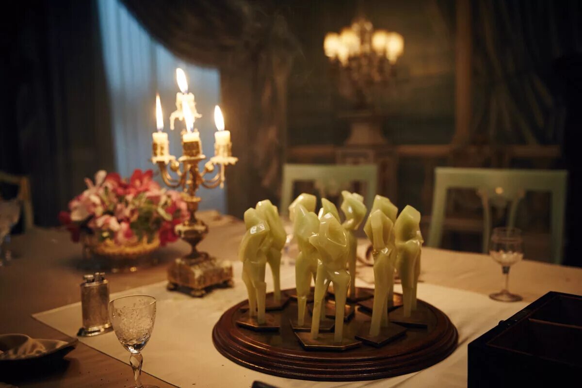 And then there were none, сериал, 2015. Тони марстон 10 негритят. 10 негритят пуаро агаты кристи сериал дэвид суше. И никого не стало сериал 2015. И никого не стало фильм 2015.