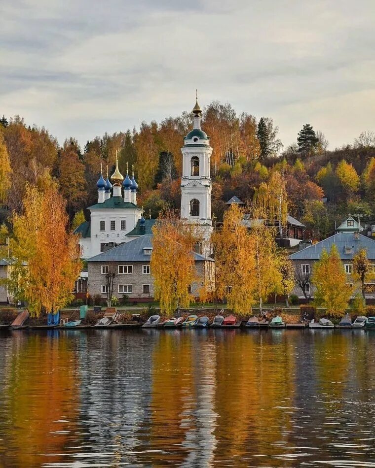 Город Плес Ивановской области. Городке плёс. Плёсу Ивановской облости. Город плёссивановской области.