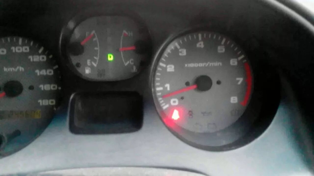 Обороты двигателя рав 4. Rav 4 2001 холостые обороты. рав 4 1998 года положил стрелку. падают обороты тойота рав 4 1998. рав 4 2012 года холостые обороты.