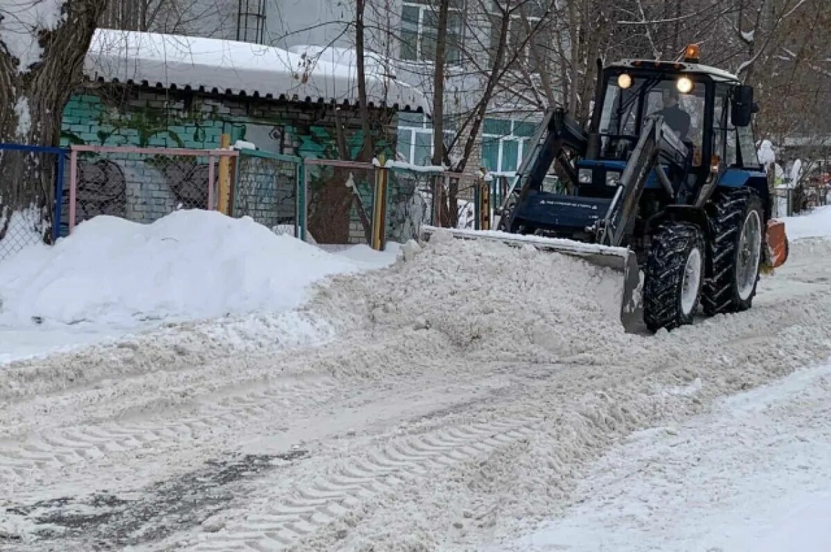 Нельзя сгребать снег к проезду. У жителя всеволожска после снегопада вырос. Снегопад сегодня должен быть зрелищным. У жителя всеволожска после снегопада вырос. Кстово снегопад.