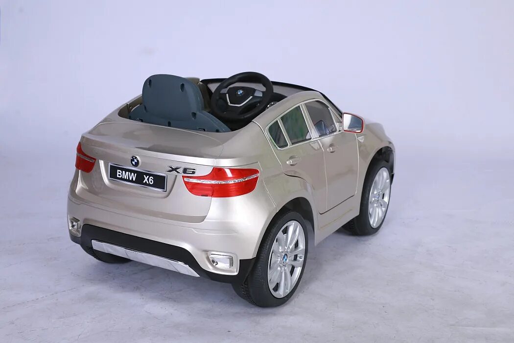 Электромобиль bmw x6 зарядка. Электромобиль бмв х6. Электрическая bmw x6. Детский электромобиль bmw x6. Электромобиль kreiss bmw x6.
