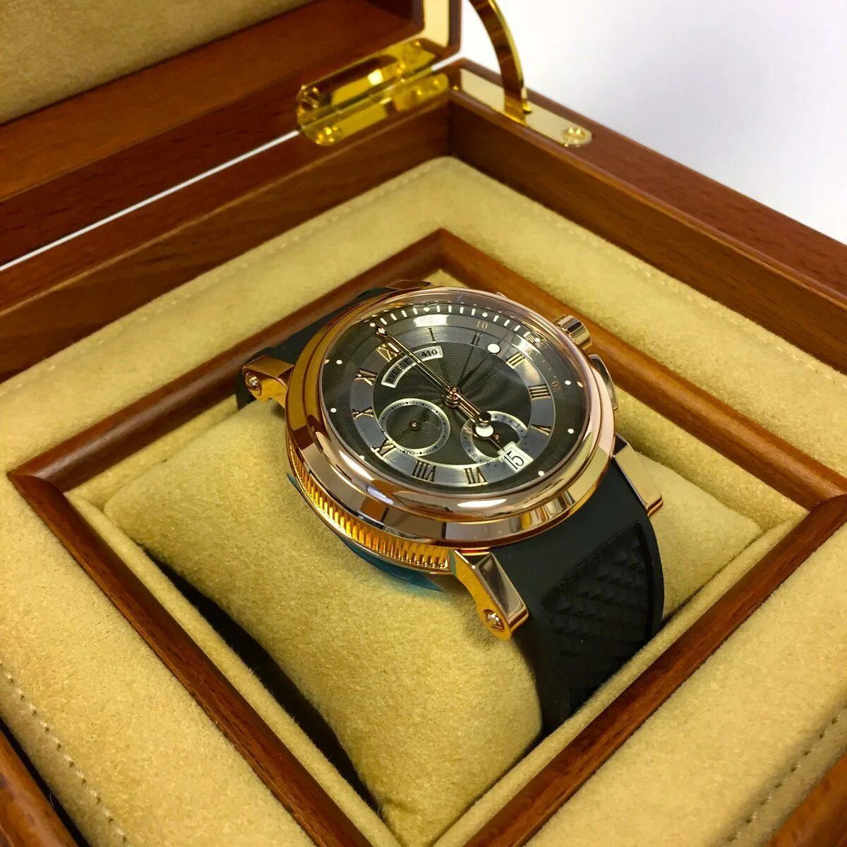 Часы брегет цена оригинал. Breguet Marine золотые. Часы Брегет 3243р. Хронограф Breguet. Часы Брегет 4118.