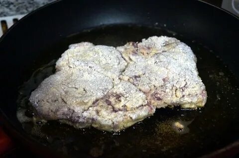 Сколько жарить шницель на сковороде
