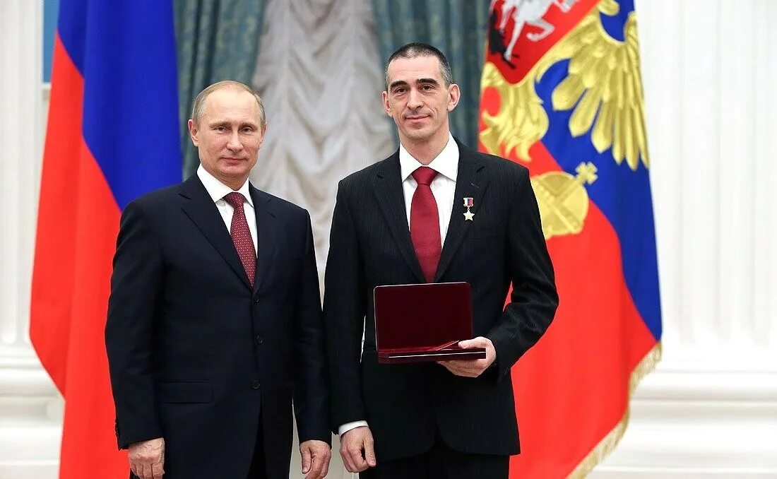 вручение звезды героя