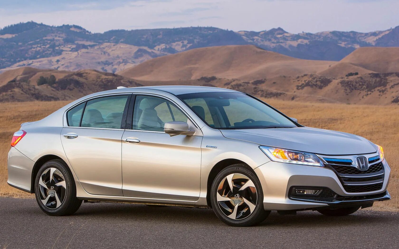 Автомобиль honda фото. Honda accord 2014. honda akkord 2014. honda accord plug-in hybrid. хонда аккорд 2014 фото.