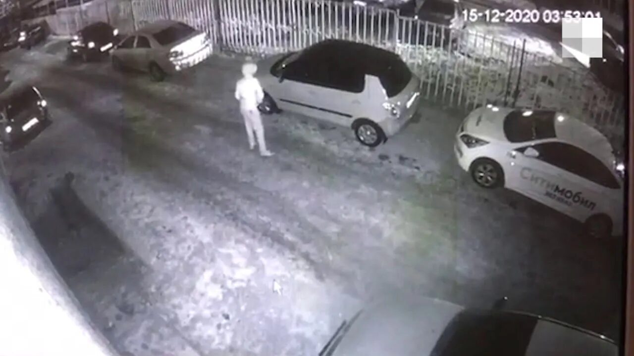 Машина попала на камеру. Машина попала на камеру. Иашина бултвпр машина бульвар. Машина попала на камеру. Китайский автомобиль дтп.