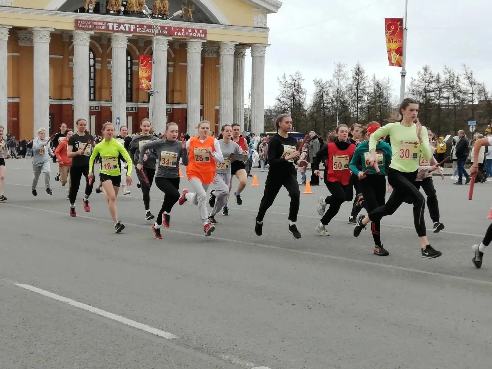 1 мая петрозаводск. Эстафета Победы. Эстафета 9 мая Петрозаводск. Легкоатлетическая эстафета 9 мая. Забег.