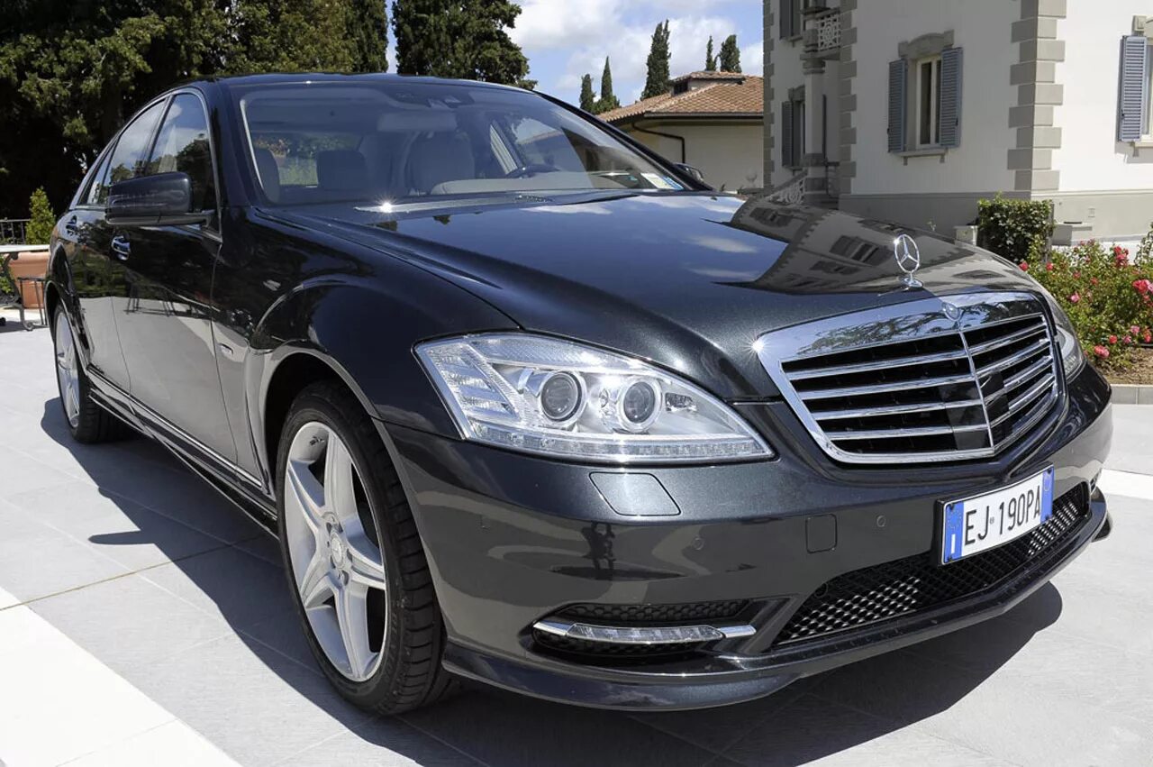 Куплю мерседес 2011. Мерседес w221. Mercedes s class w221. Мерседес s500 221. Mercedes w221 Grand Edition.