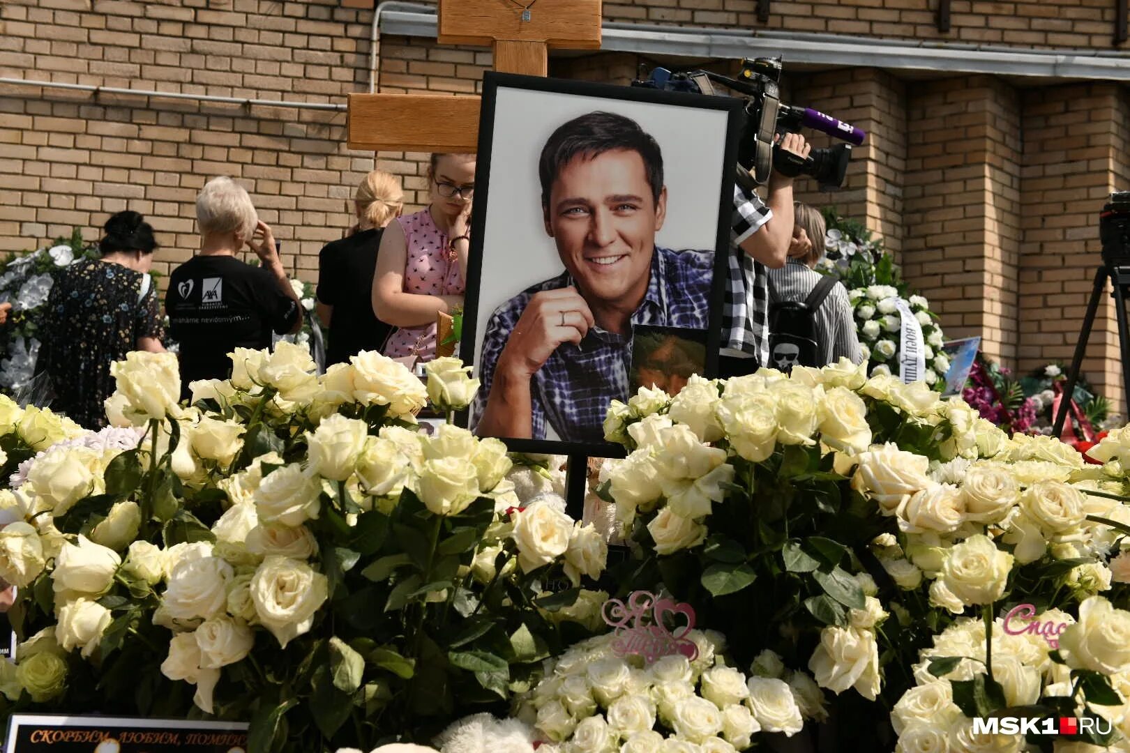 Могила Юрия Шатунова на Троекуровском кладбище. Похороны Юры Шатунова 2022.