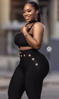 Kurvige Frauen Mode, Mädchenmode, Schwarze Damenfrisuren, Afrikanische Schö...