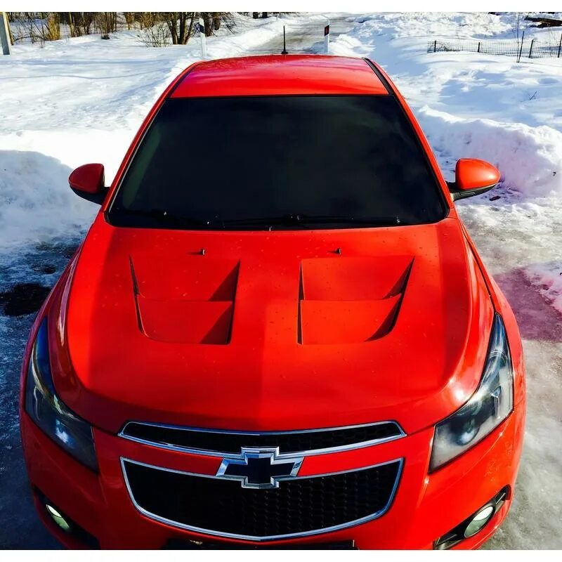 Капот круз. Chevrolet cruze капот с жабрами. тюнинговый капот на шевроле круз. воздухозаборник на капот шевроле круз. карбоновый капот шевроле круз.