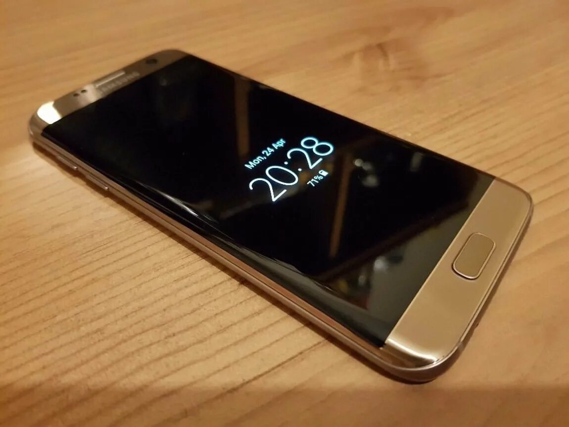 Samsung s7 Edge Gold. Б/У телефоны. Авито смартфон. Авито телефон.