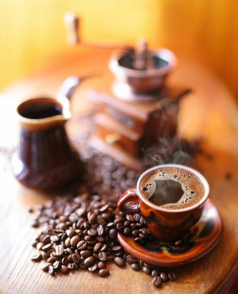 Зерновой кофе в турке. Кофе. Красивый кофе. Чашка кофе. Чашечка ароматного кофе.