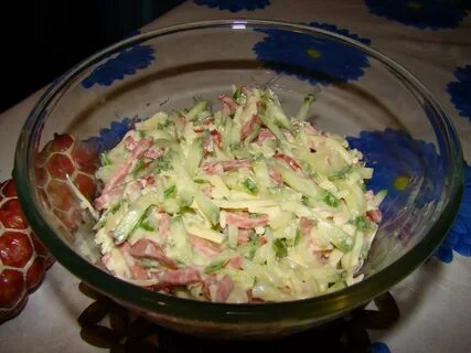 Салат копченая курица колбасный сыр