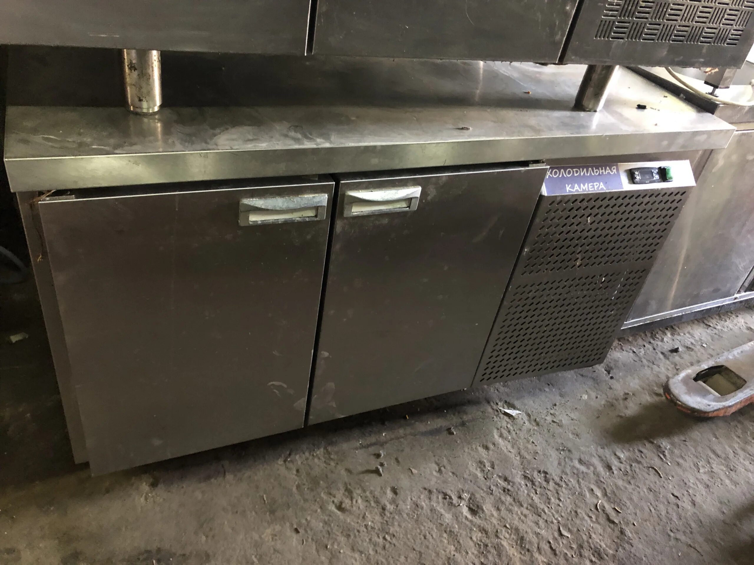 Стол охлаждаемый hicold gne 111/tn w. Стол холодильный для пиццы hicold pze2-111/gn. Стол холодильный hicold sn 111/tn. Стол с охлажд. Стол морозильный gne 11 bt.