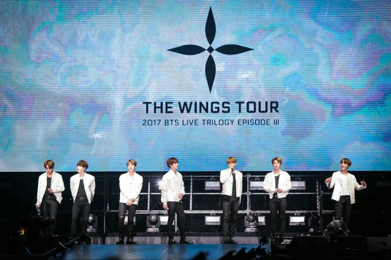 Тур бтс. BTS Wings Tour. Wings Tour 2017. БТС мировой тур Вингс. БТС турне Wings.