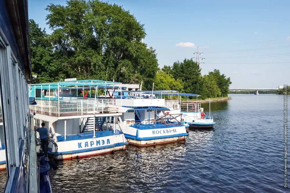 прогулки по реке речной трамвайчик. речной трамвайчик в санкт-петербурге. москва река прогулка на теплоходе. теплоход москва 64 череповец. парк горького москва речные трамвайчики.
