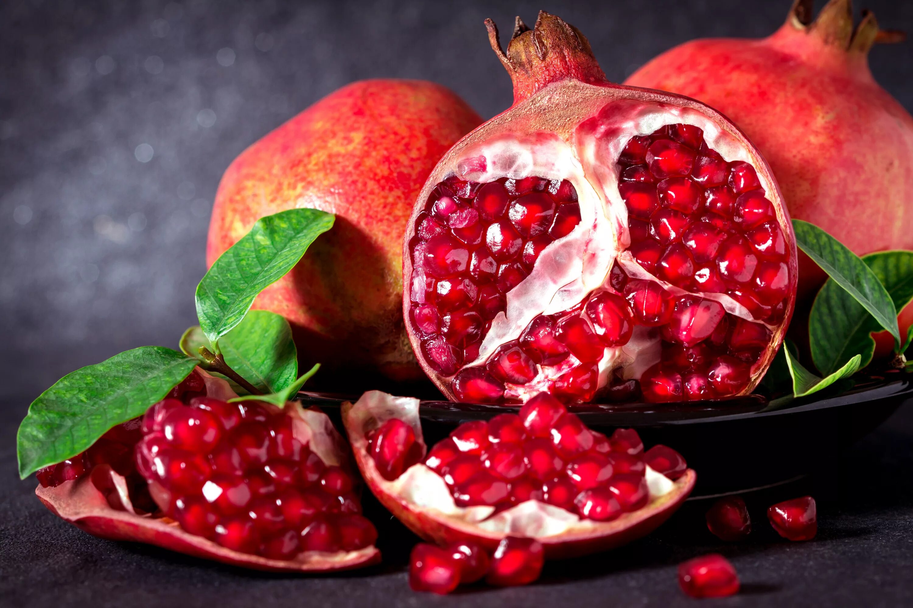 Гранат Гюлейша. Гранат Pomegranate. Сочные фрукты. Красивые фрукты и ягоды.