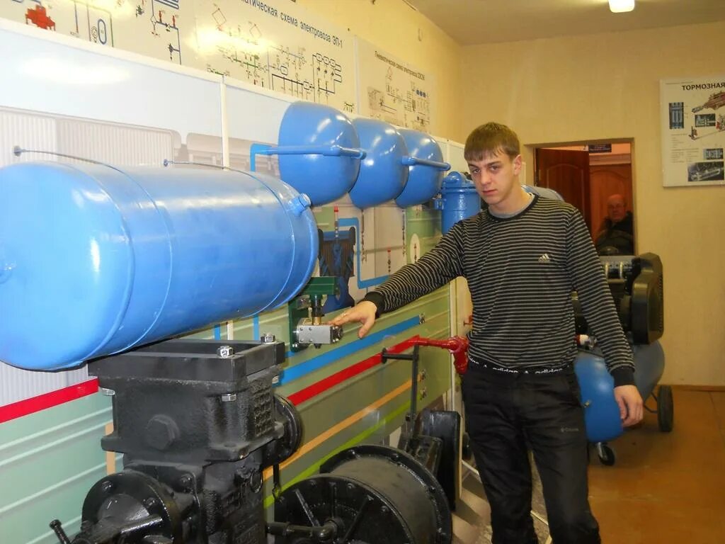 школа 9 нижнеудинск. музей нижнеудинск. нижний удинск техникум жд. школа номер 9 город нижнеудинск. нижнеудинский родильный дом.