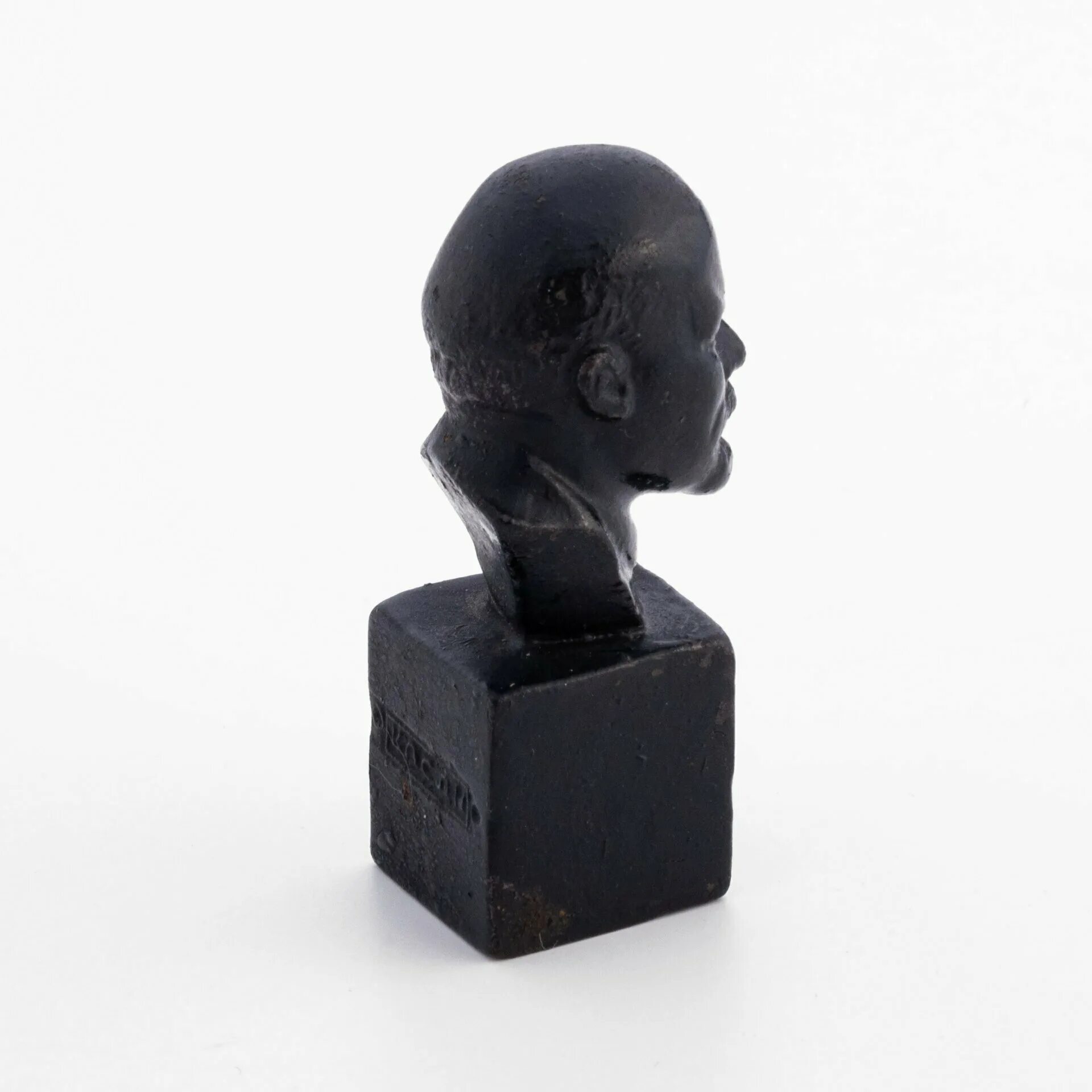 бюсты литье. бюсты литье. бюст маяковского чугун. литье бюст юлия цезаря касли. бюст юлий цезарь латунь бронза.