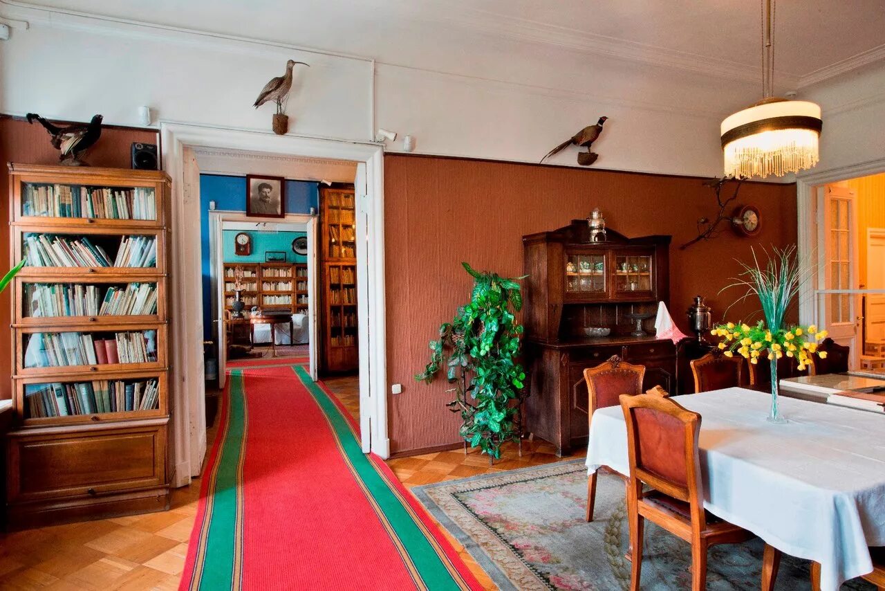 Музей набокова спб. Музей квартира шаляпина в москве. Музей квартиры в санкт петербурге список. Петербург музей исаака бродского. Музей набокова спб.