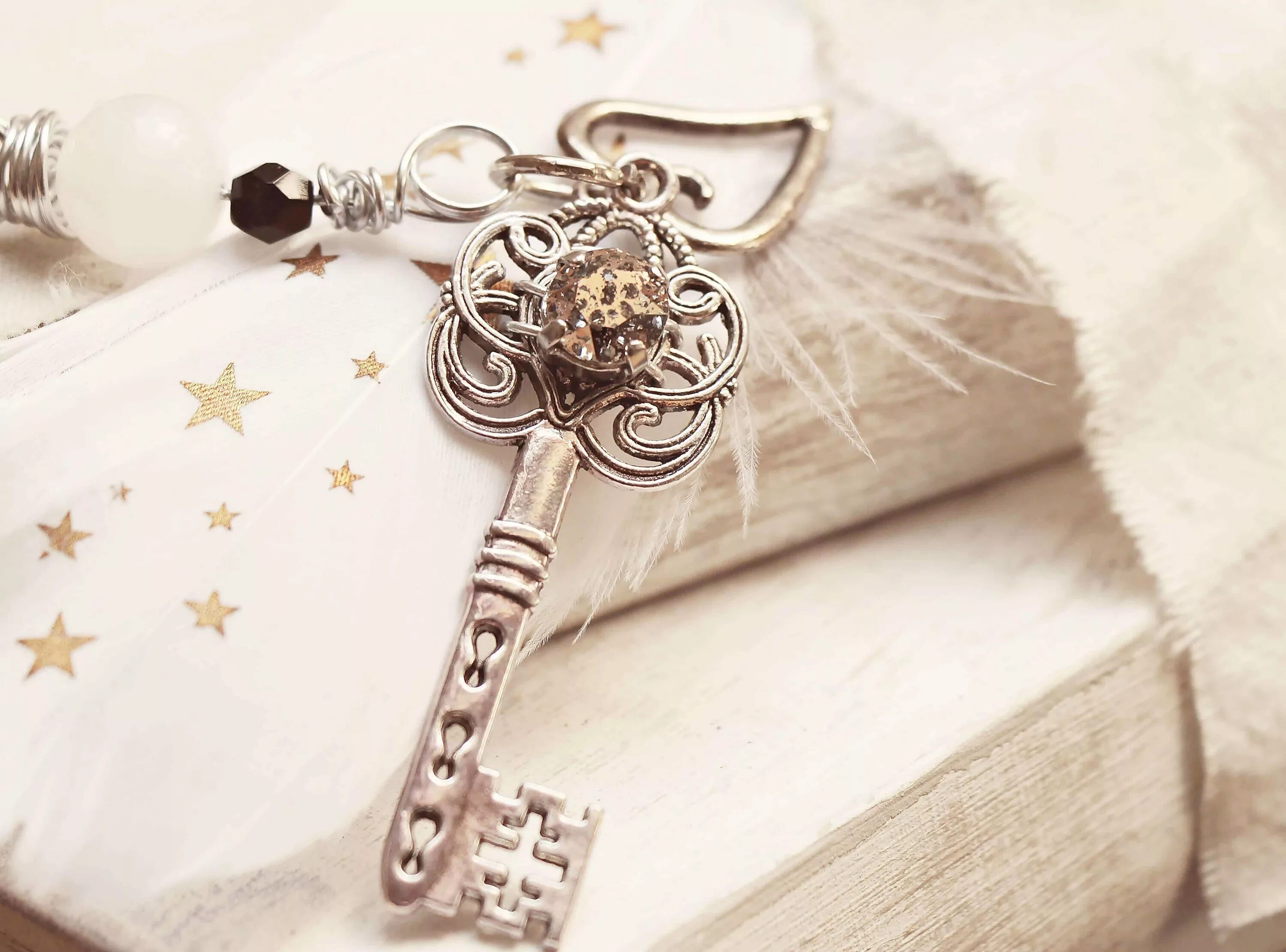 Украшенный ключ. Красивые ключи. Красивый ключик. Волшебный ключ. Необычные ключи.
