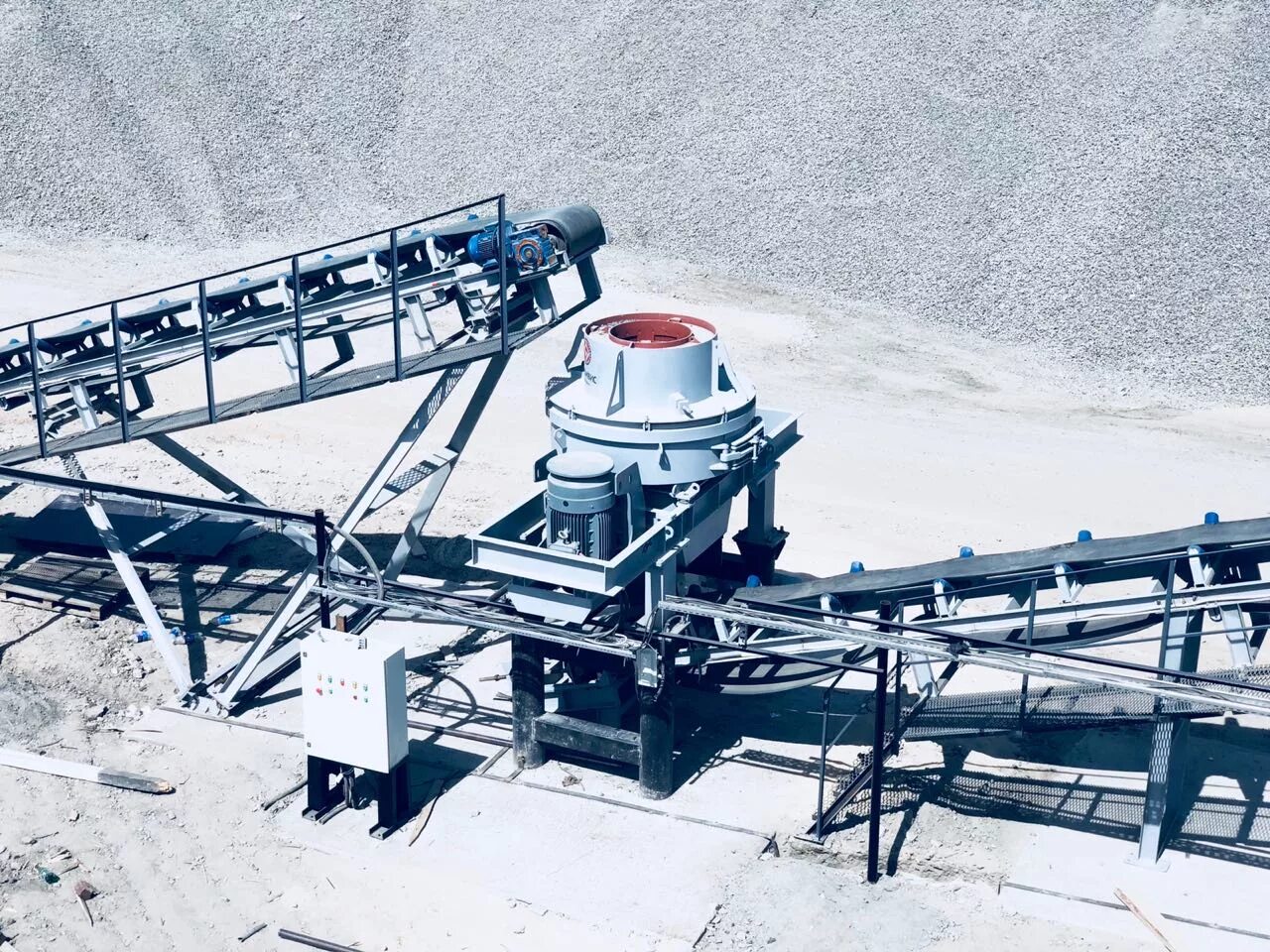 Роторная дробилка rubble master rm-60. Передвижной дробильный комплекс uj300. Дробилка (дробильная установка) komatsu br380jg. Дробилка cbi 3000. Установка дробления реагента.