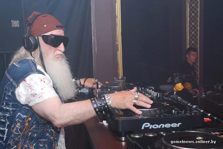 диджей дед. дед диджей. питерский дед диджей. дед казимир диджей. диджей дед.