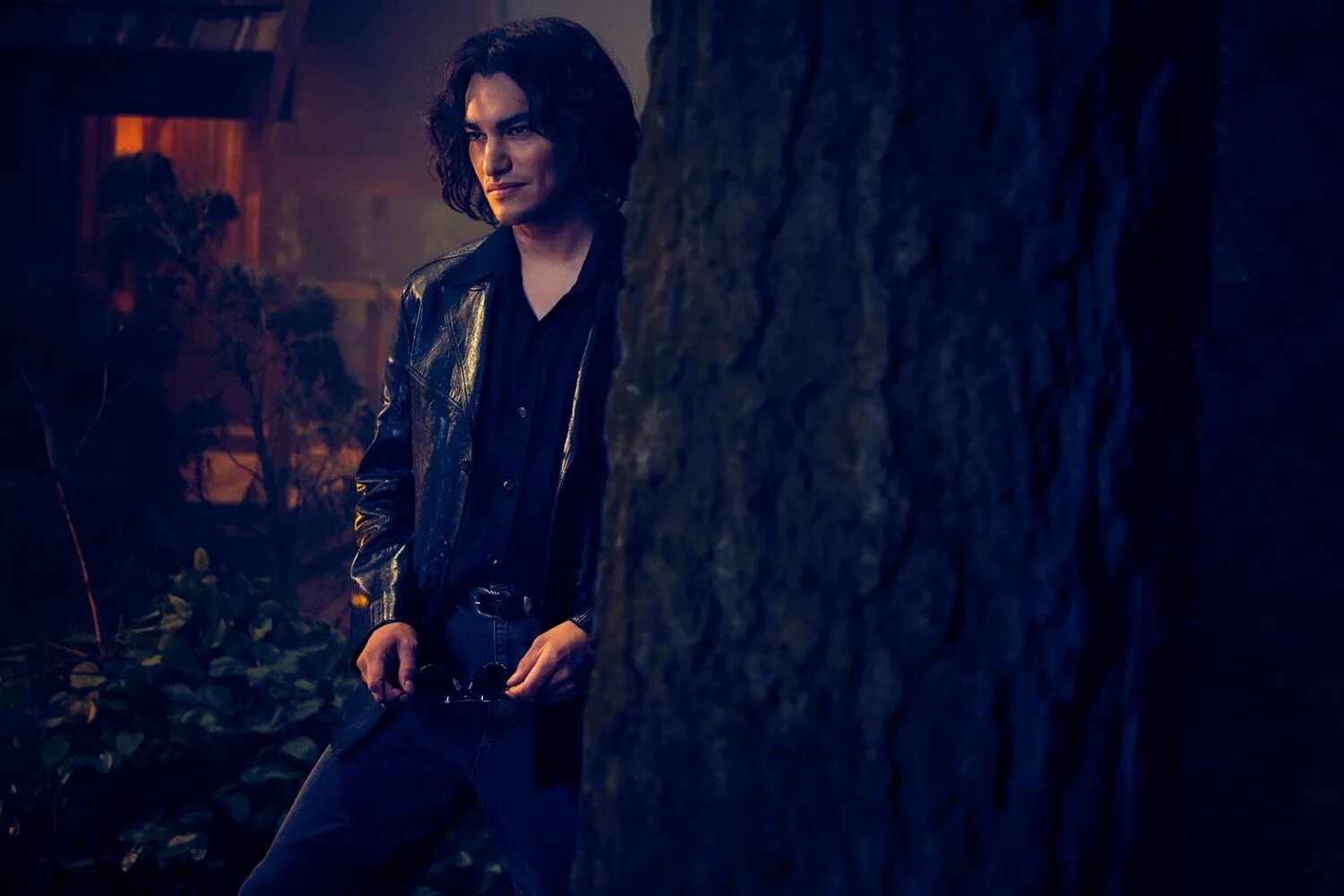 American horror story watch with subtitles. Ричард рамирез аиу. Ahs 1984 ричард рамирес. Аиу 4 сезон. Аиу 5 постер.