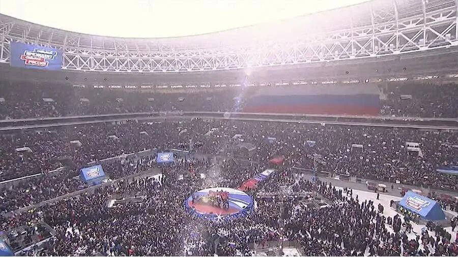 18 марта 2021г в лужниках. Стадион лужники митинг 18 марта. Сколько людей пришло в лужники. Баста стадион лужники 2022. Стадион лужники митинг 18 марта.