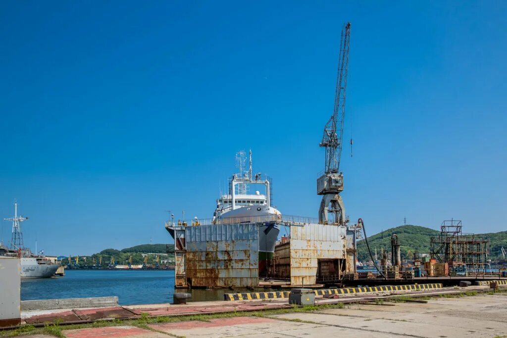 судоремонтный завод мурманская судоверфь. приморский судоремонтный завод. росляково 82 судоремонтный завод. нсрз находка краболовы. ао новороссийский судоремонтный завод.