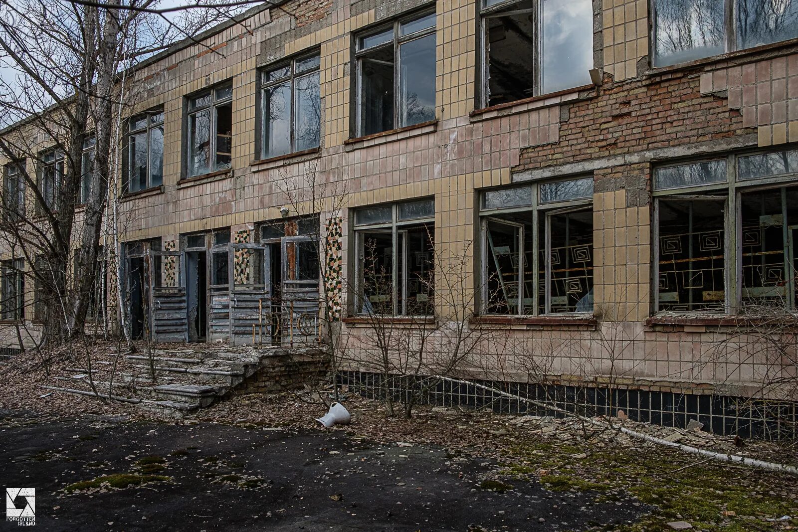 Школа в чернобыле. Чернобыль школа 1. припять школа 1. припять школа 2. школа номер 1 припять.