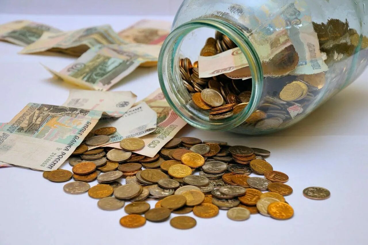 Собственный и заемный капитал рисунки для презентации. Собственные деньги. Долларовые купюры на белом фоне. Small loans. Инвестиции картинки.