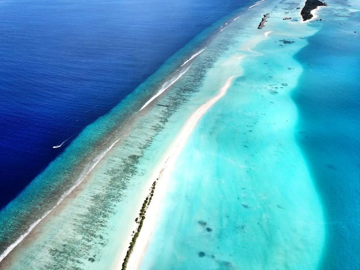 Дигура мальдивы. Dhigurah island мальдивы. остров дигура мальдивы. grand beach dhigurah maldives. песчаная коса мальдивы.